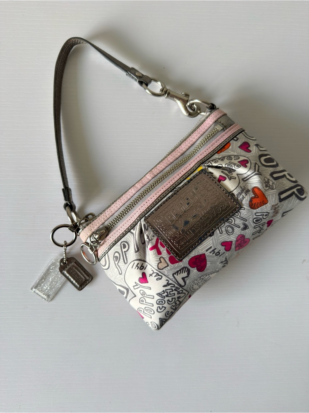 Coach Poppy Graffiti Heart Print Mini ShoulderBag– Silver Pink Multi - Picture 2 of 7